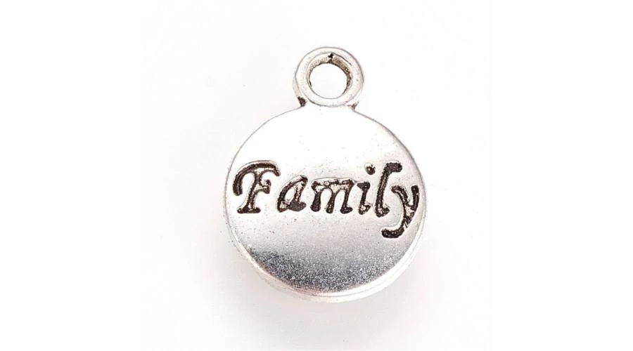 Antikolt ezüst színű Family feliratos charm (csak kulcstartóhoz/ékszerhez rendelhető)