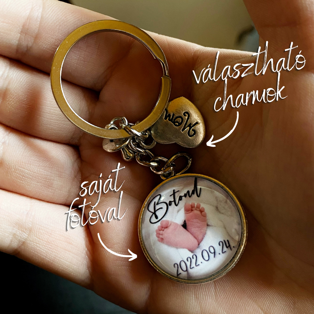 Babaköszöntő kulcstartó -fényképpel és születési adatokkal