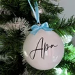 Egyedi feliratos karácsonyi gömbdísz -fényes fehér (6cm) EGY NÉVVEL