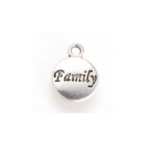Antikolt ezüst színű Family feliratos charm (csak kulcstartóhoz/ékszerhez rendelhető)
