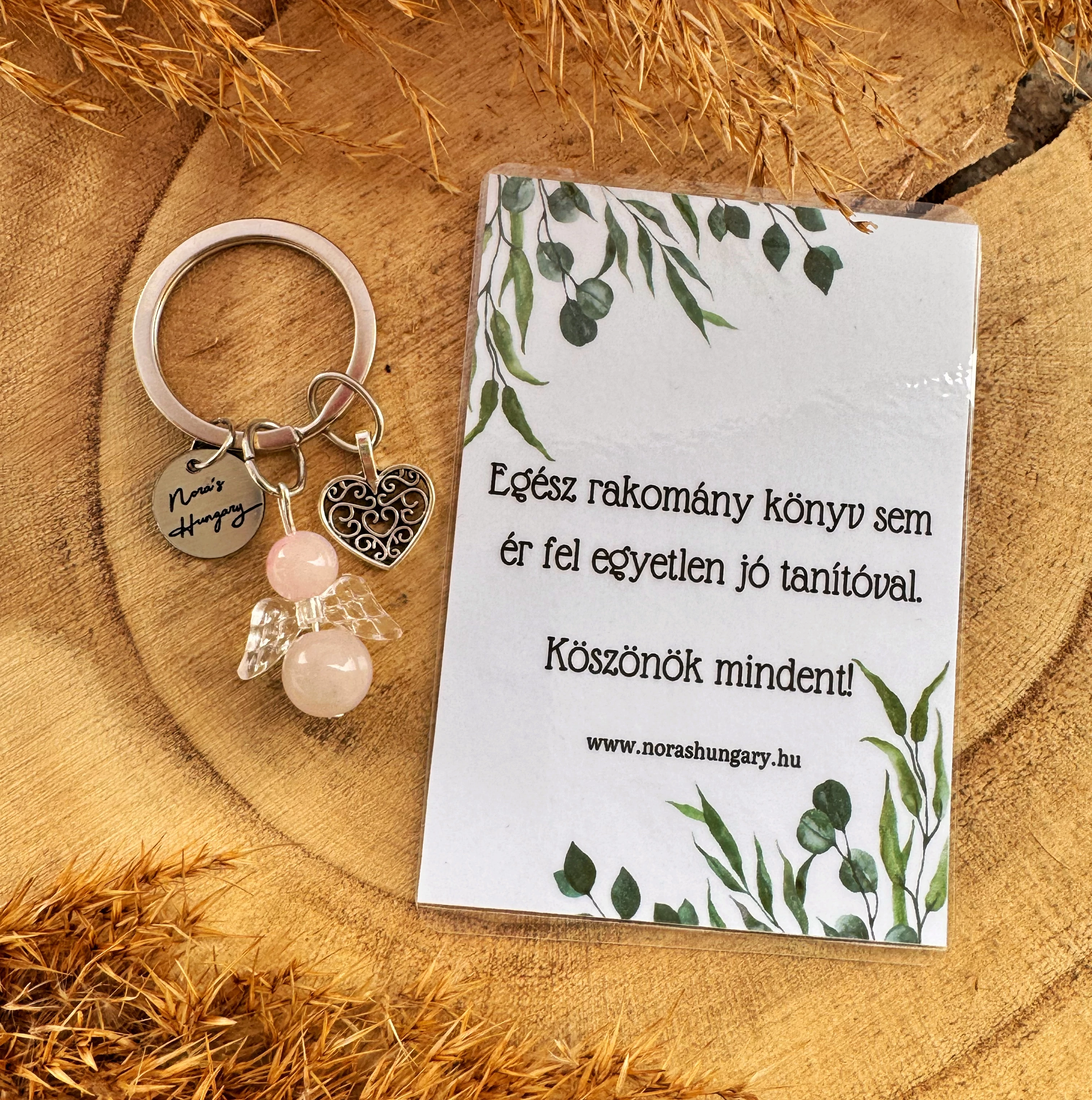 Rózsakvarc ásvány angyalkás kulcstartó pedagógusoknak, kísérőkártyával