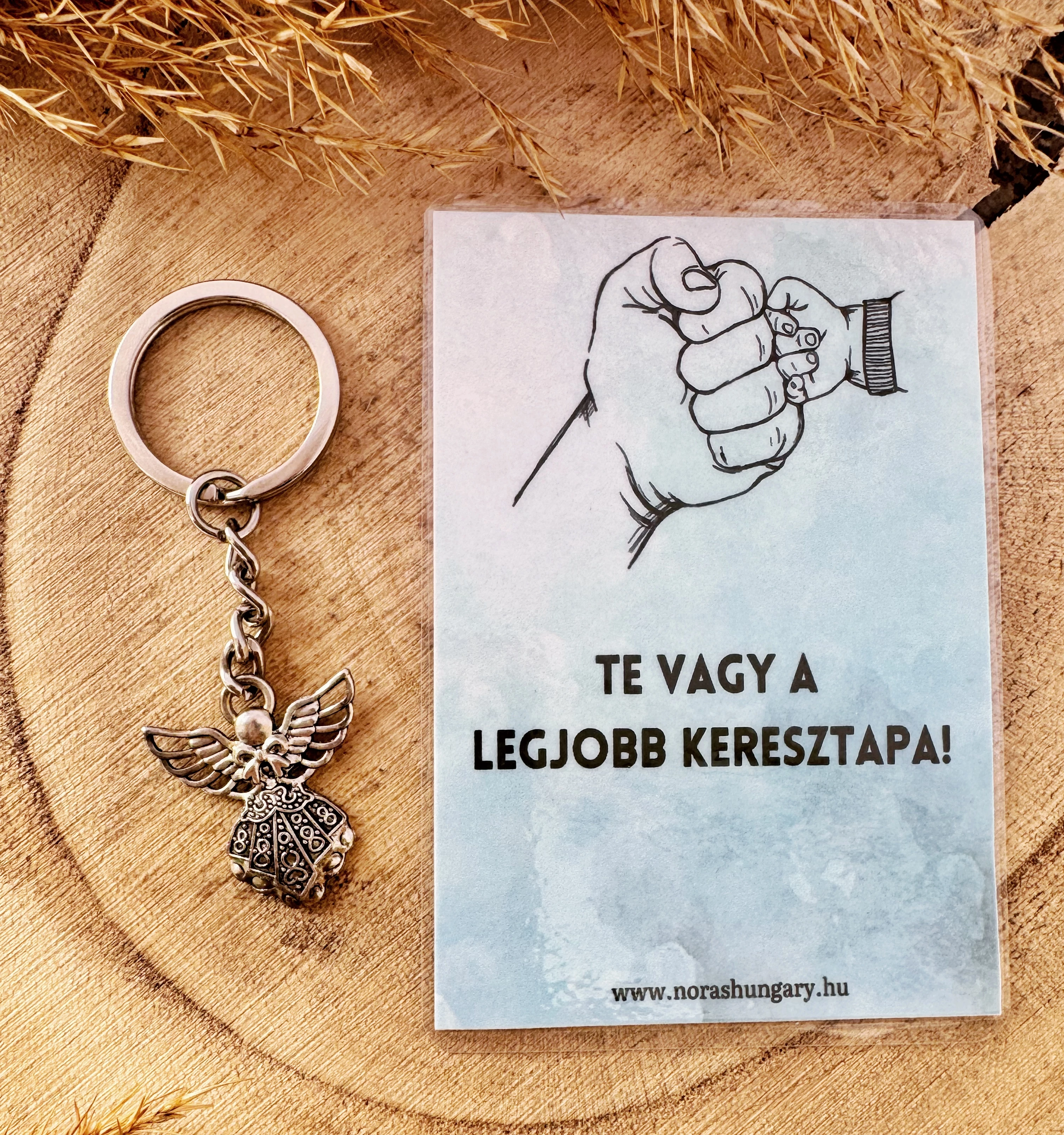 Fekete ásvány angyalkás, charmos kulcstartó keresztapukáknak, kísérőkártyával